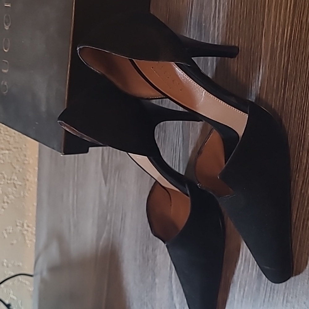 GUCCI. black suede heels, size 36 - Picture 3 of 5